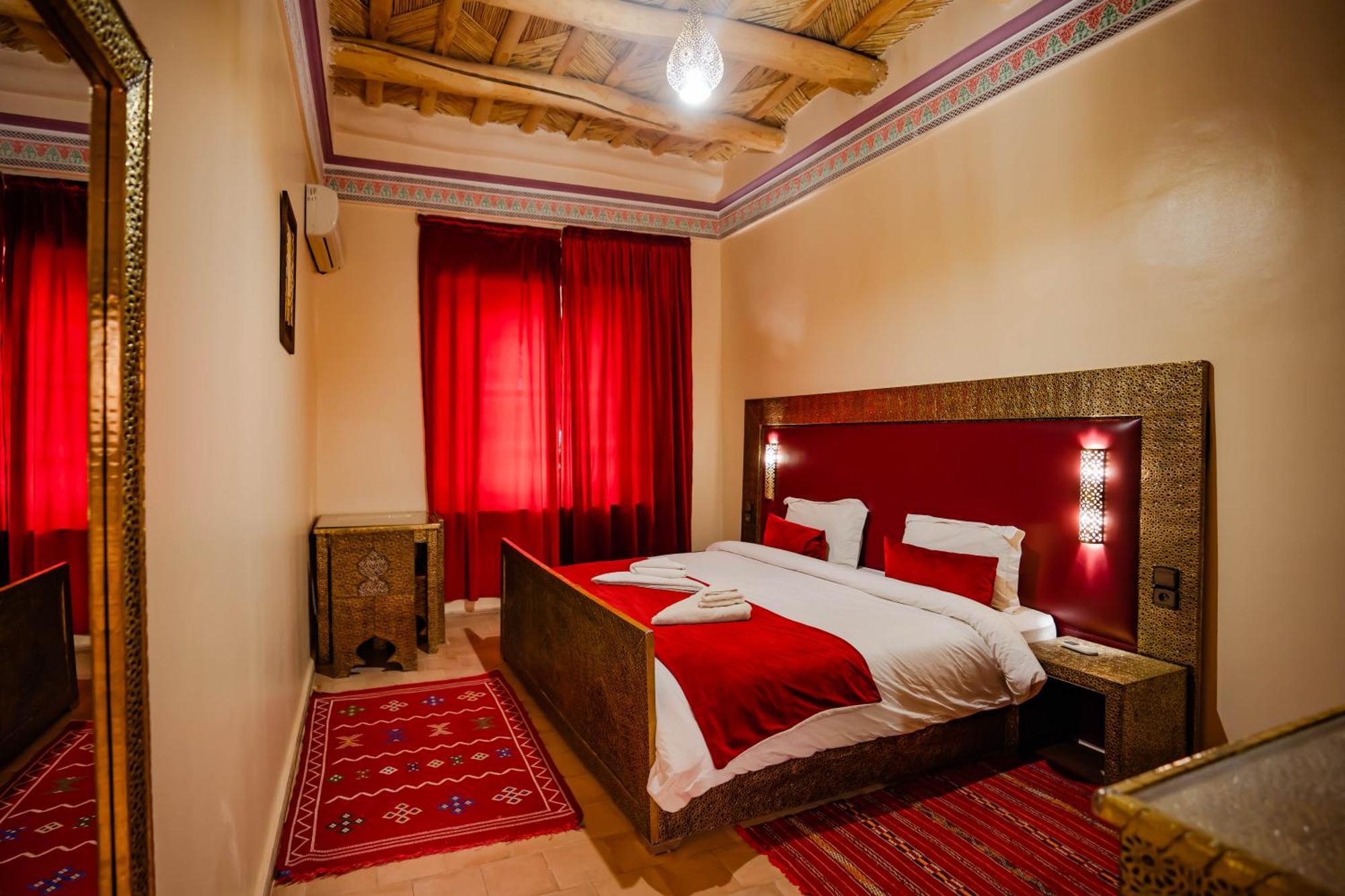 Bed and Breakfast Kasbah Tizzarouine à Boumalne Extérieur photo