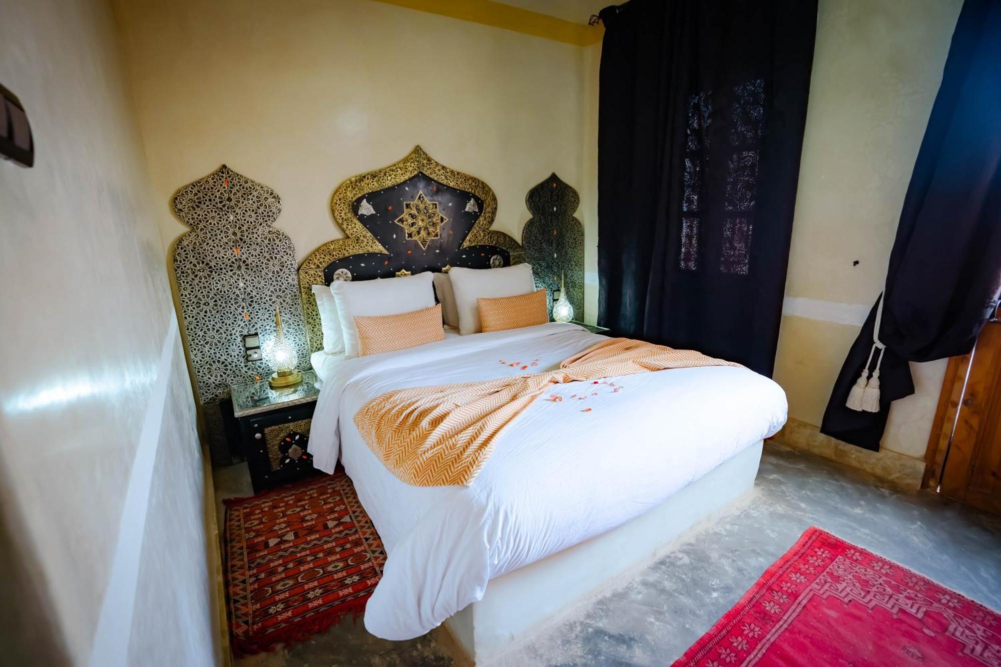 Bed and Breakfast Kasbah Tizzarouine à Boumalne Extérieur photo