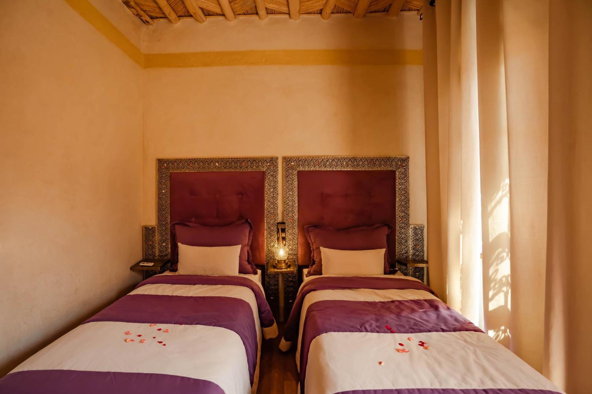 Bed and Breakfast Kasbah Tizzarouine à Boumalne Extérieur photo
